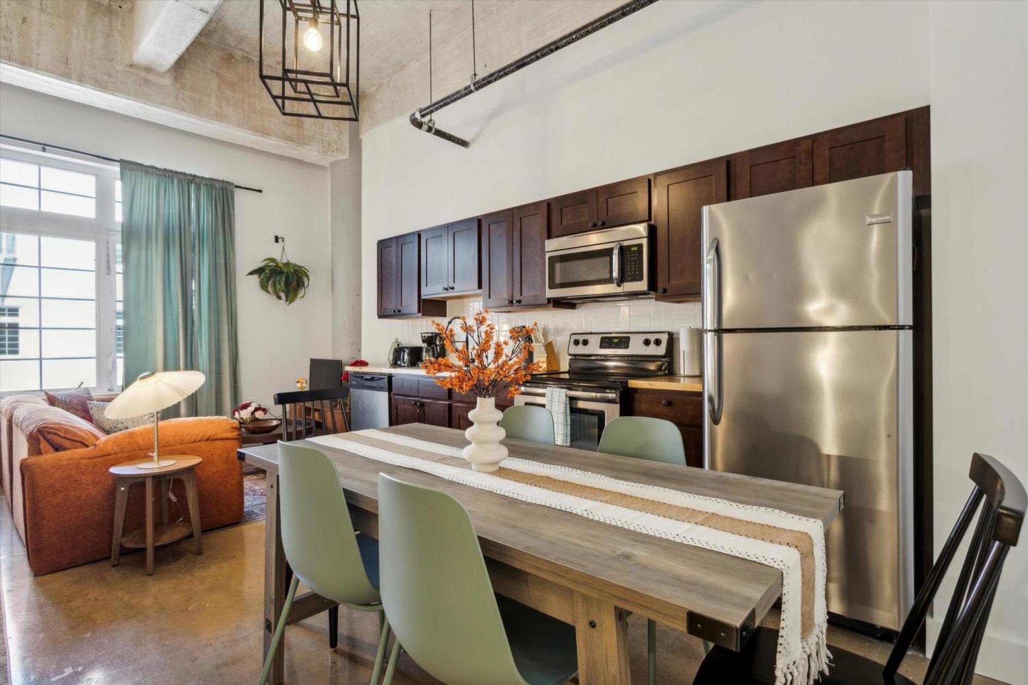 Large Studios, 1br, Free Parking, Gym, Game Apartment *