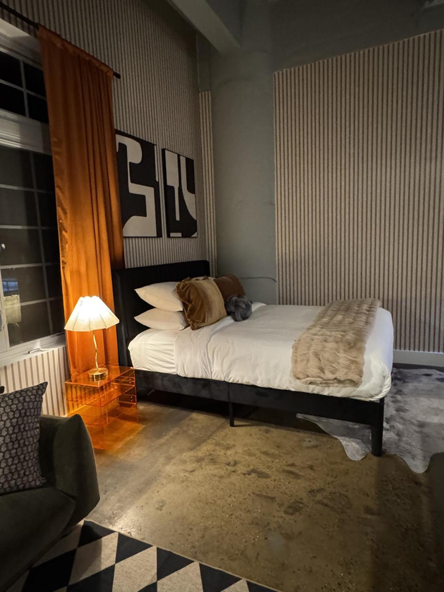 Large Studios, 1br, Free Parking, Gym, Game Apartment *