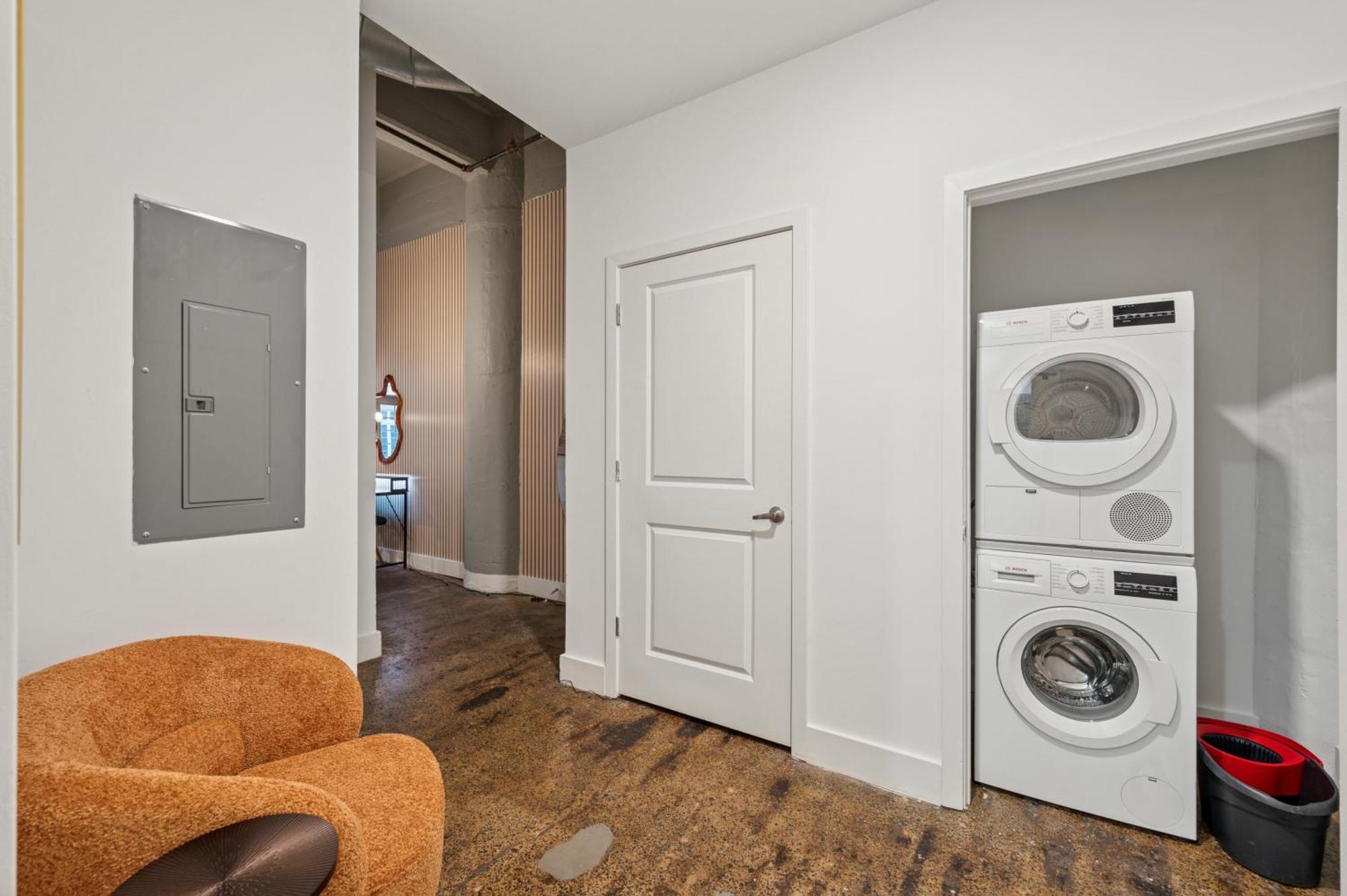 Large Studios, 1br, Free Parking, Gym, Game Apartment *
