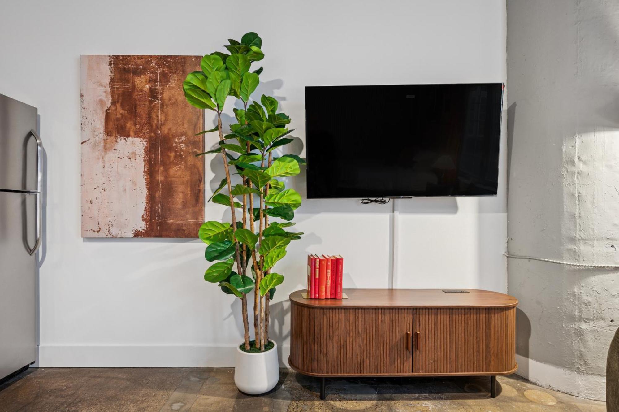 Large Studios, 1Br, Free Parking, Gym, Game Room Philadelphia